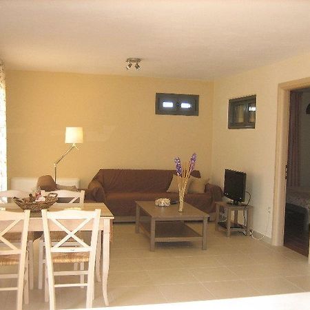 Korallis Villas Livathos  エクステリア 写真