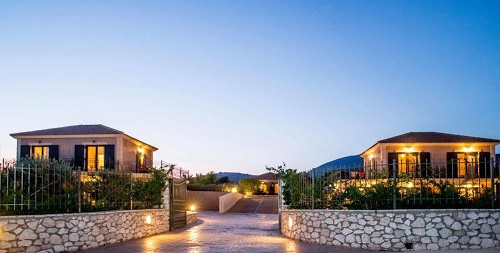 Korallis Villas Livathos  エクステリア 写真