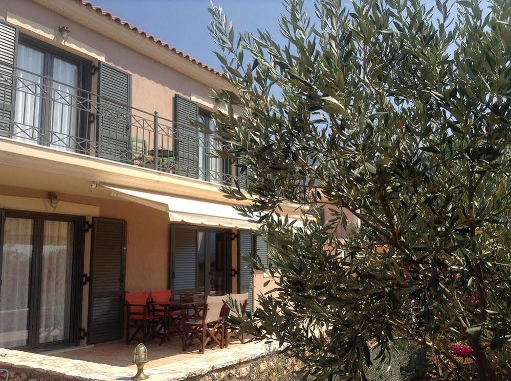 Korallis Villas Livathos  エクステリア 写真