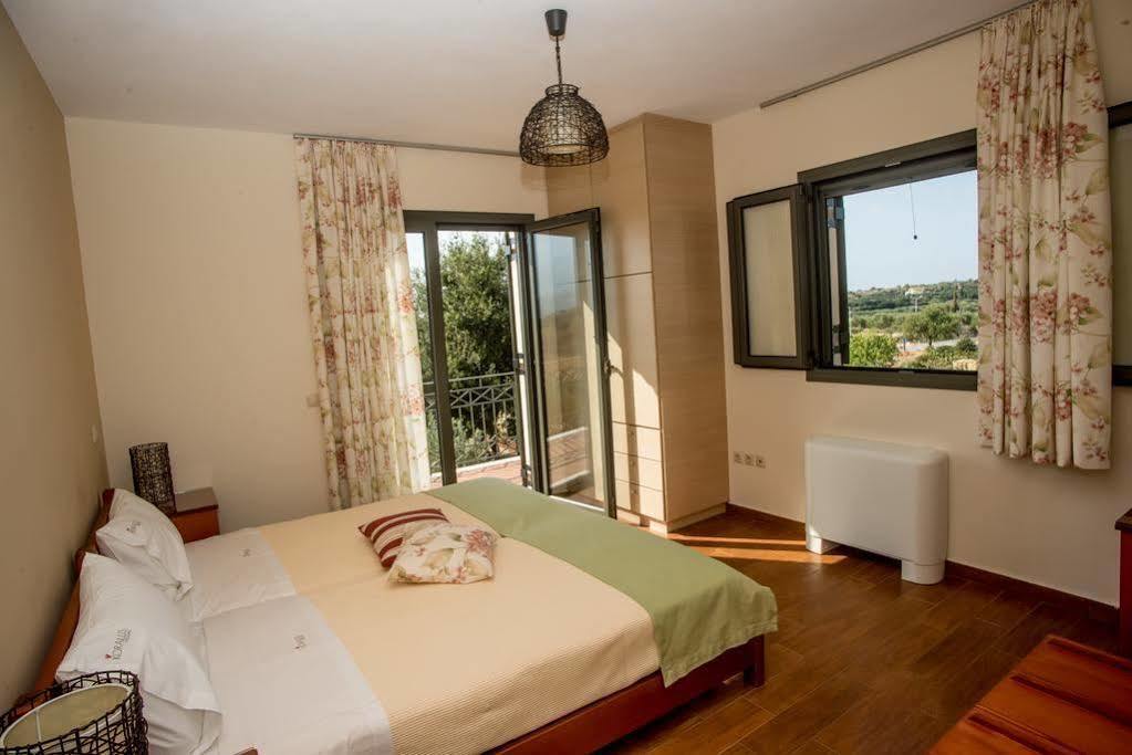 Korallis Villas Livathos  エクステリア 写真