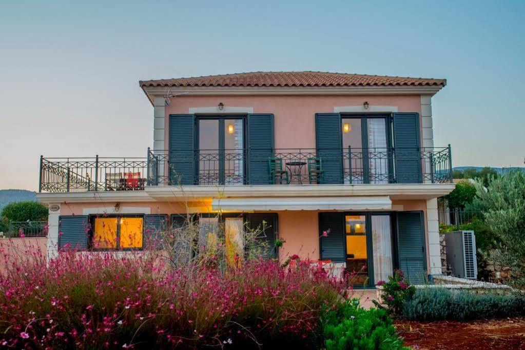 Korallis Villas Livathos  エクステリア 写真
